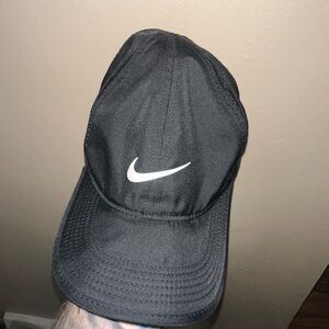 Nike FeatherLight Dri-Fit Hat